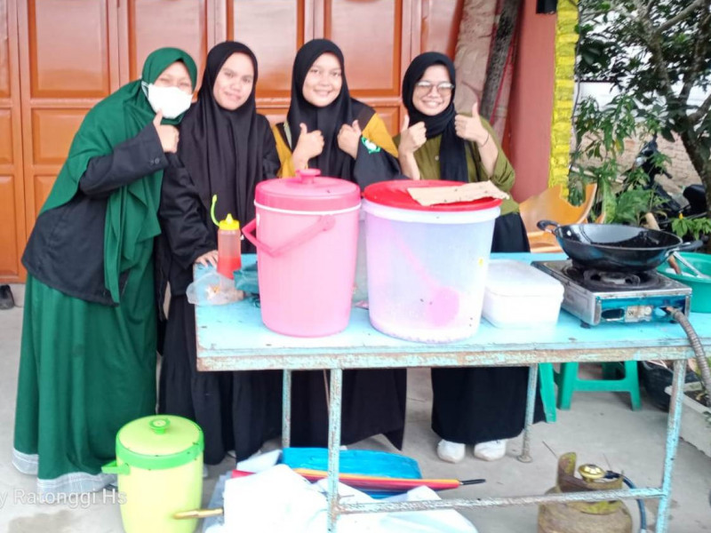 Mahasiswa UIN Sahad Padangsidimpuan 'Jualan' Es Saat Kuliah Kerja Lapangan