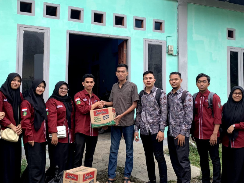 Mahasiswa UIN Ar-Raniry Serahkan Bantuan Hasil Donasi Secara Online untuk Korban Banjir di Aceh Selatan