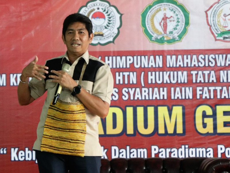 Ketua DPR Papua Berikan Materi Pada Seminar HMPS Fakultas Syariah