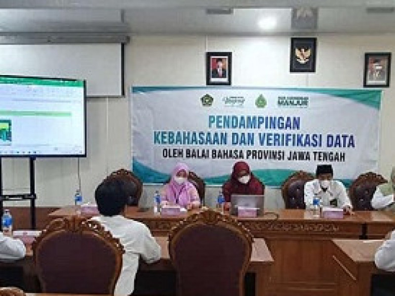 Tim Balai Bahasa Provinsi Jawa Tengah Koreksi Pengunaan Kebahasaan di MAN 1 Grobogan