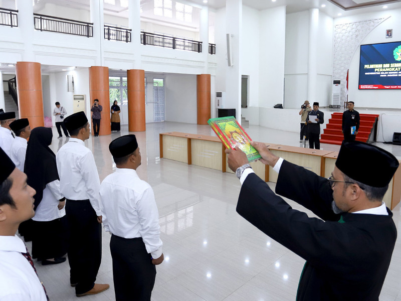 Rektor UIN Ar-Raniry Mujiburrahman, Lantik 115 Perangkat Rektor Tahap Ke-III
