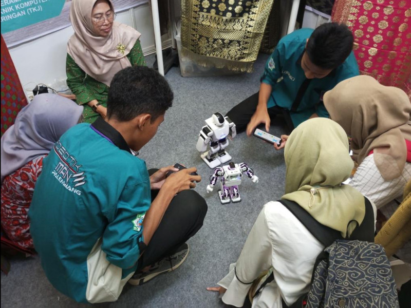MAN 3 Palembang Usung Robot Serba Bisa di MYRES 2022