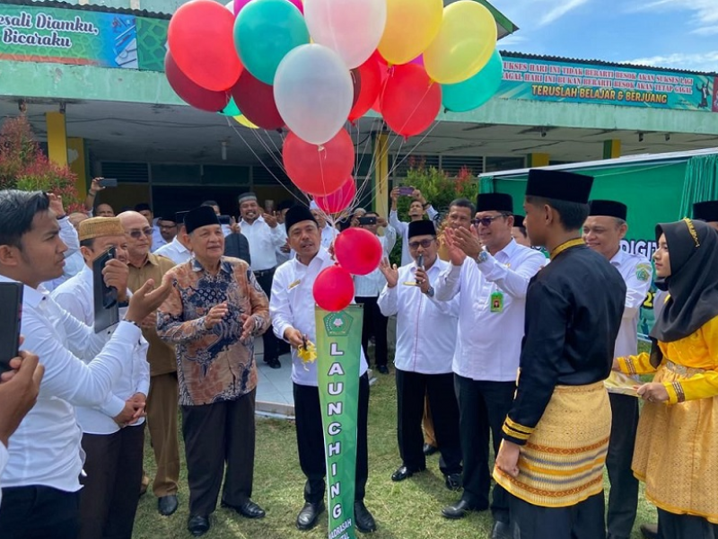 Kakanwil Launching Madrasah Digital di Pidie, Satu Komando Bangkitkan Prestasi