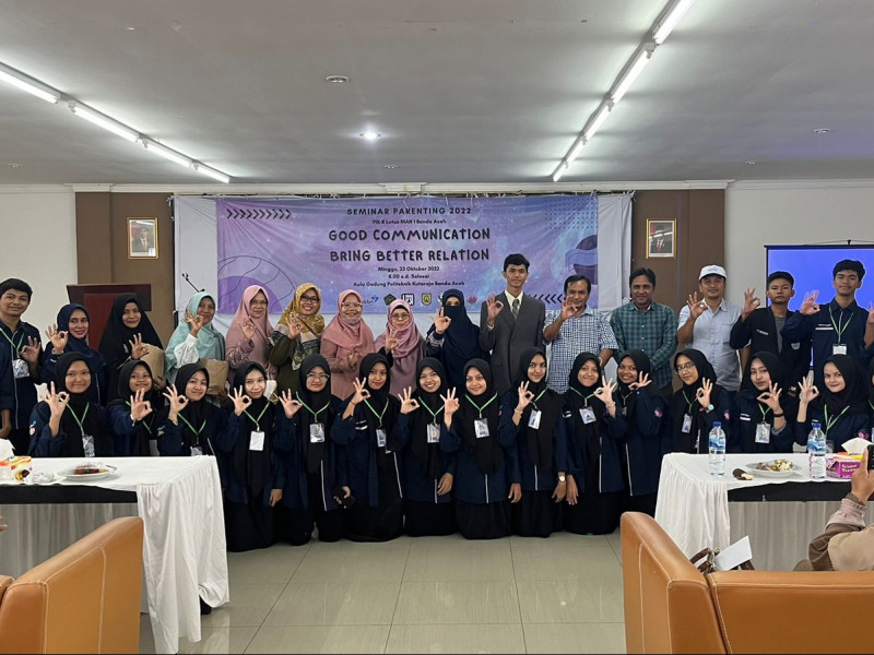 PIK-R Lotus MAN 1 Banda Aceh Gelar Seminar Parenting