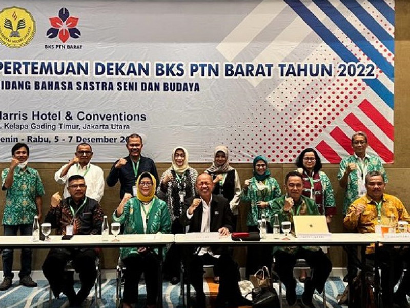 Dekan FAH UIN Ar-Raniry Hadiri Pertemuan Dekan BKS PTN Barat di Jakarta