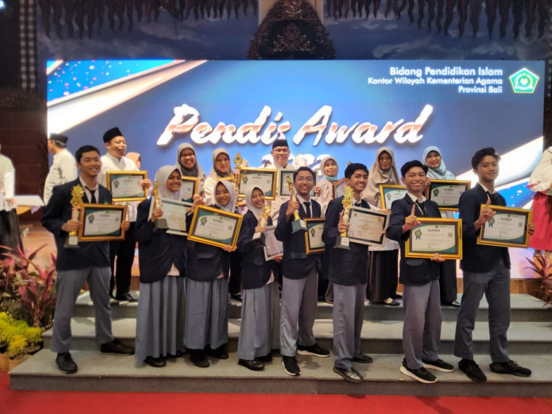 MAN 1 Jembrana Angkut Juara Pendis Award 2022