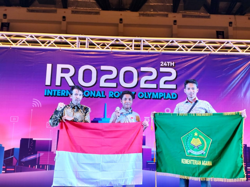 MAN 1 Pasuruan Meraih Perak di Ajang International Robot Olympiad (IRO 2022) di Phuket Thailand