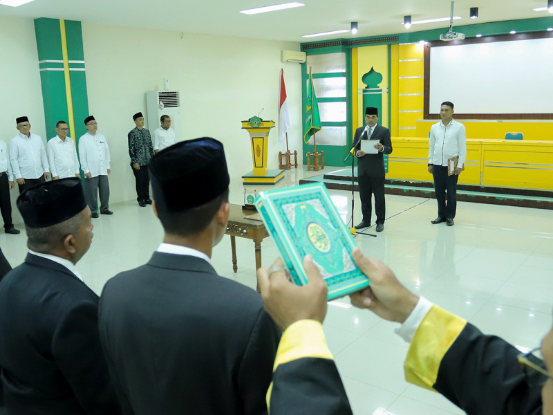 Rektor Mujiburrahman Lantik 9 Pejabat Di Lingkungan UIN Ar-Raniry