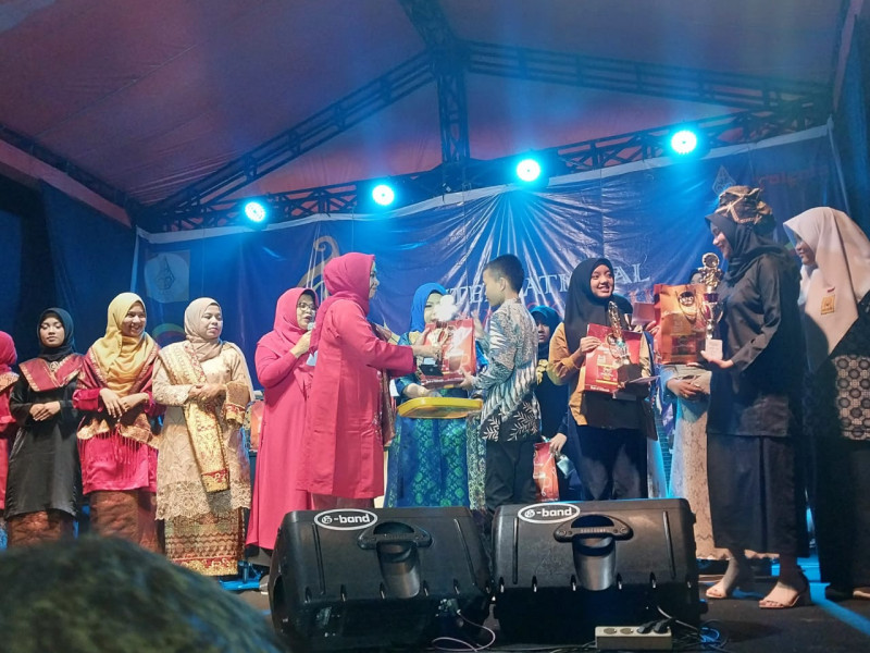 MTsN 6 Agam Torehkan Prestasi di Ajang International Minangkabau Literacy Festival