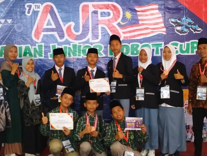 Pelajar Minhajut Tholabah Sabet 2 Bronze Medal Tingkat Asia