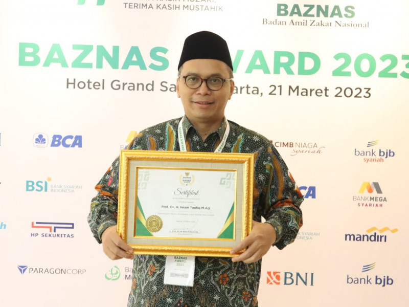 Berhasil Kelola Zakat untuk Sejahterakan Ummat, Prof. Imam Taufiq terima Baznas Award 2023