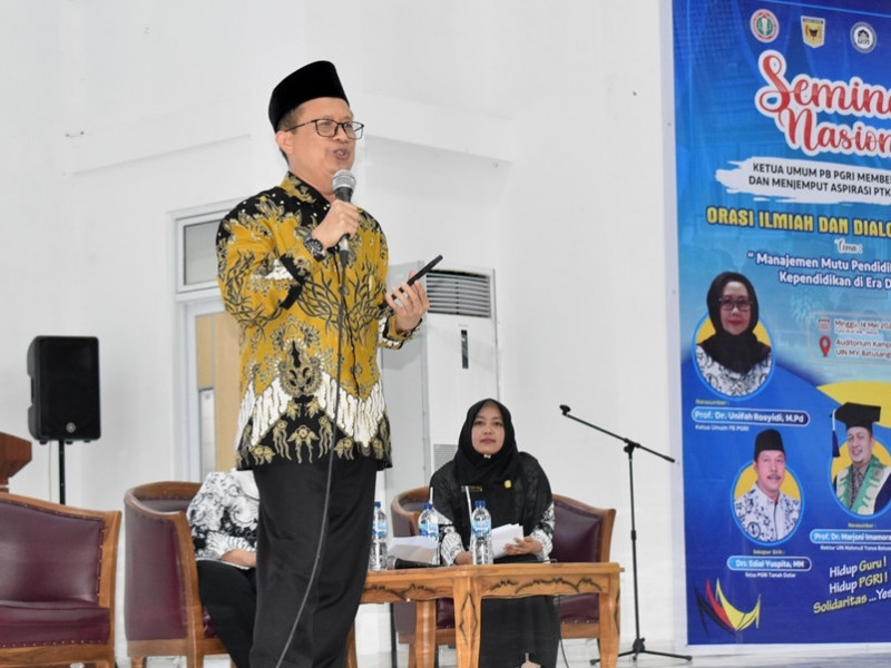 Warek III UIN MY Batusangkar Ajak Guru Kembangkan Kultur Digital di Sekolah