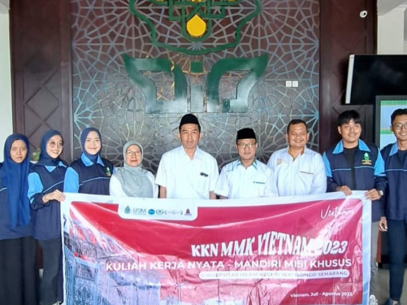 LP2M Lepas 12 Mahasiswa KKN Internasional ke Vietnam dan Malaysia