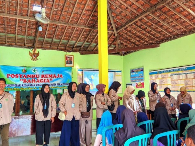 Mahasiswa KKN UIN Gus Dur Gelar Sekolah Alternatif Bagi Anak-anak dan Remaja Desa Tunjungsari, Pekalongan
