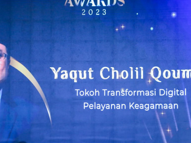 Menag Yaqut Terima Penghargaan Tokoh Transformasi Digital Pelayanan Keagamaan