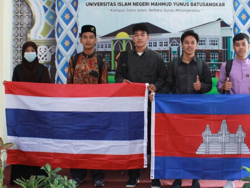 Terima Pembekalan, Mahasiswa Asal Kamboja dan Thailand Mulai Kuliah di UIN Mahmud Yunus Batusangkar