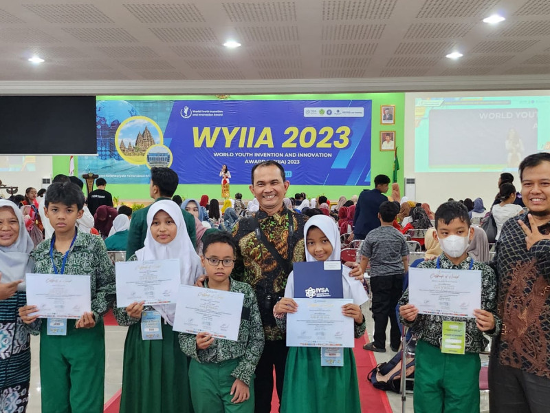 MIN 16 Jakarta Sabet 3 Medali Emas pada Ajang World Youth Invention and Innavation Award  2023