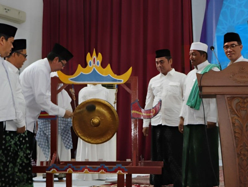 Semarak Hari Santri, Rektor UIN Raden Intan Resmi Membuka Expo Kemandirian Pesantren dan Festival Kebudayaan