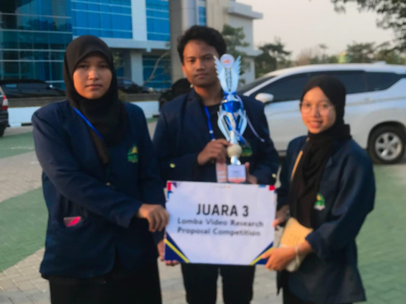 Selamat ! Mahasiswa Prodi Akuntansi Syariah Raih Juara 3 di Ajang Lomba Video Research Proposal 2023 di UIN lampung