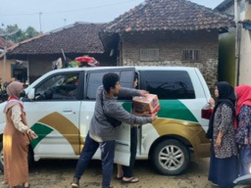 DWP IAIN Syekh Nurjati Cirebon Salurkan Bantuan pada Korban Banjir
