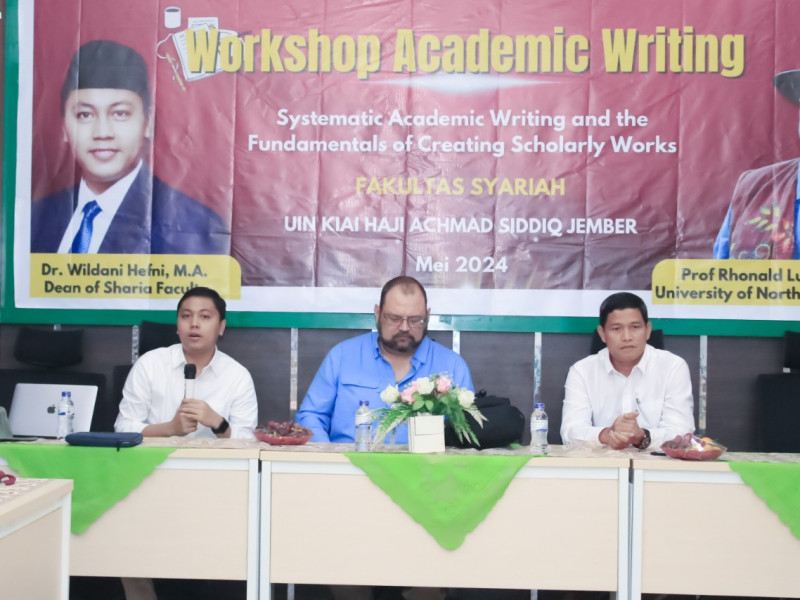 Fakultas Syariah UIN KHAS Jember Gelar Workshop Academic Writing Bersama Prof Rhonald Lukens Bull