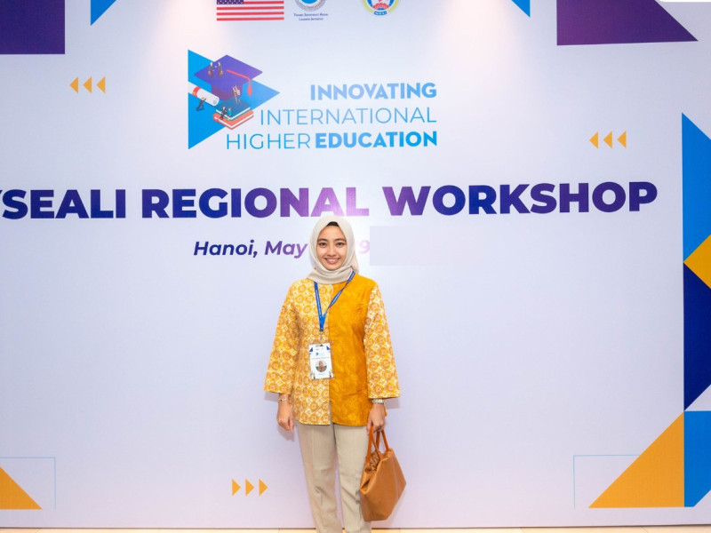 Dosen FEBI UIN RIL Wakili Indonesia dalam Program YSEALI di Hanoi Vietnam