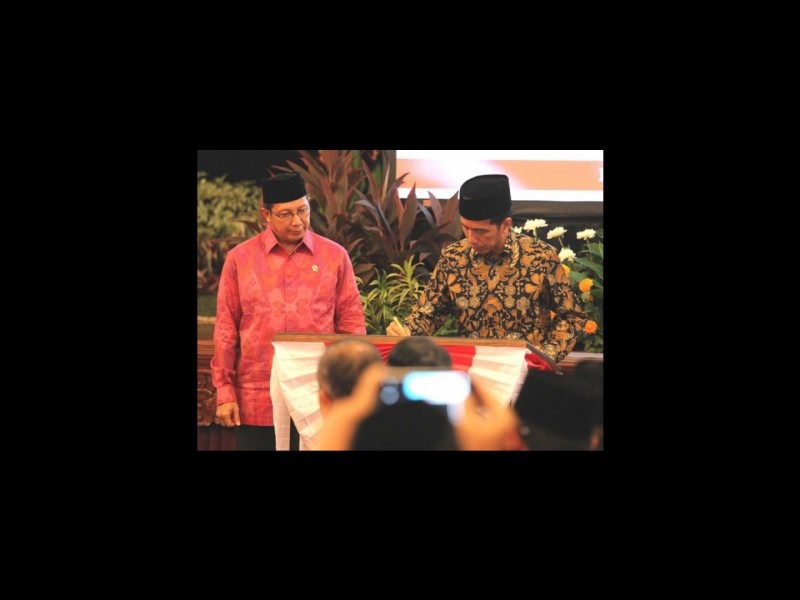 Presiden Jokowi Resmikan Transformasi 12 PTKIN di Istana Negara