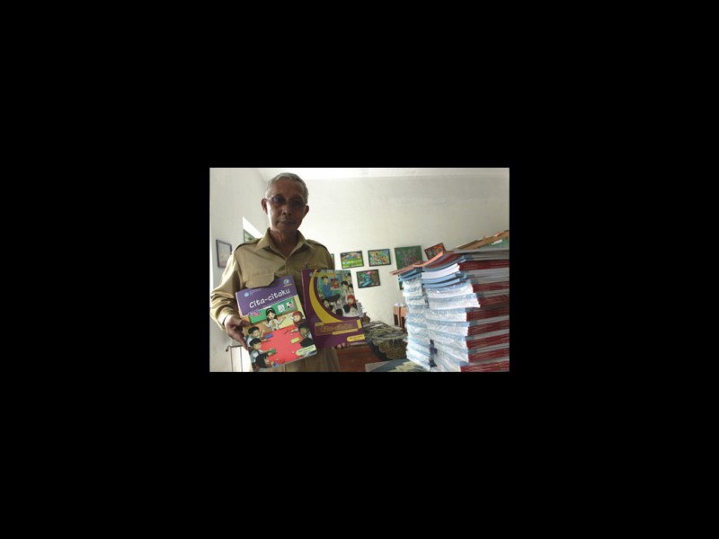 Kurikulum 2013 Lanjut, MI Al Islam Inisiatif Beli Buku Sendiri